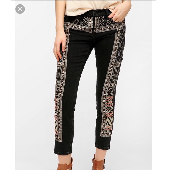 Urban Outfitters Denim - UO Bdg Mid Rise Twig Ankle Embroidered Jeans